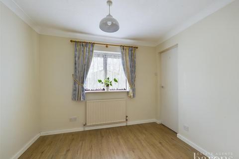 31 Brickfields Close, Lychpit, Basingstoke, RG24 8UX