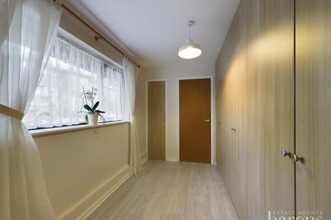 31 Brickfields Close, Lychpit, Basingstoke, RG24 8UX