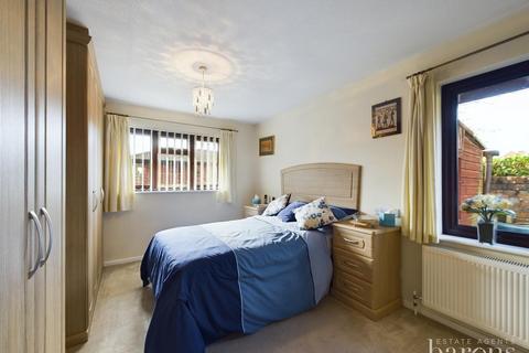 31 Brickfields Close, Lychpit, Basingstoke, RG24 8UX