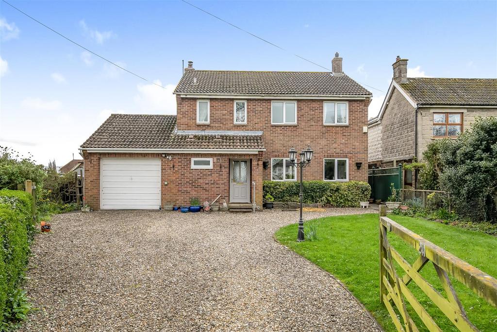 Bulkington, Devizes 4 bed detached house for sale £495,000