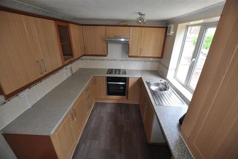 3 bedroom semi-detached house to rent, Meadowside London SE9