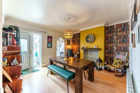 10 Askern Road, Carcroft, Doncaster, DN6 8DE