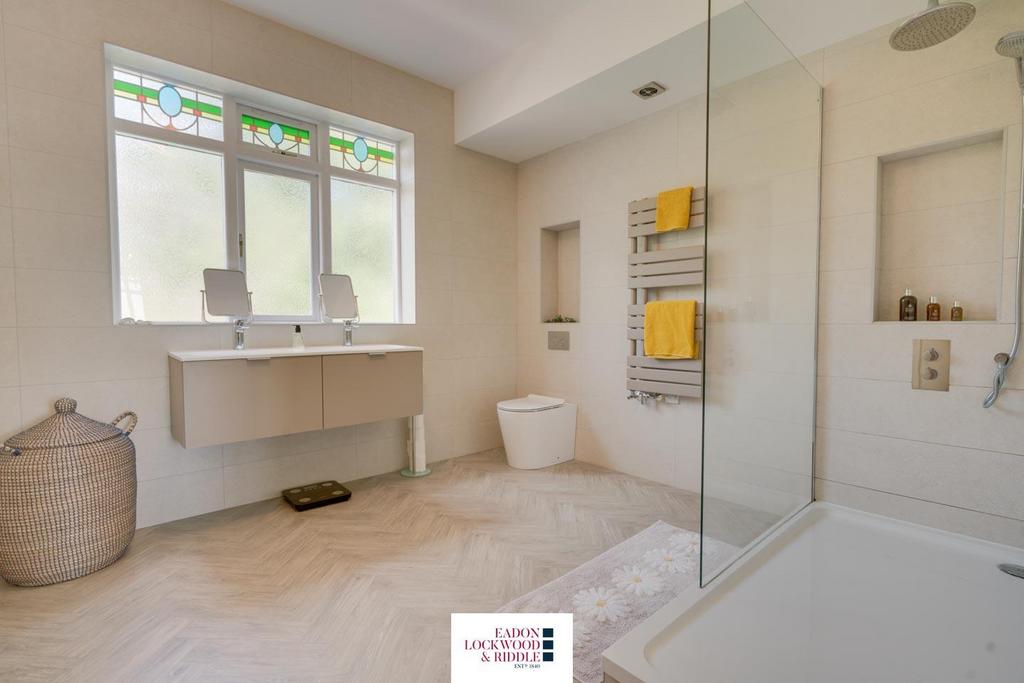 Bedroom 1- Ensuite.