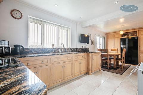 4 bedroom detached house for sale, Rookery Vale, Deepcar, Sheffield