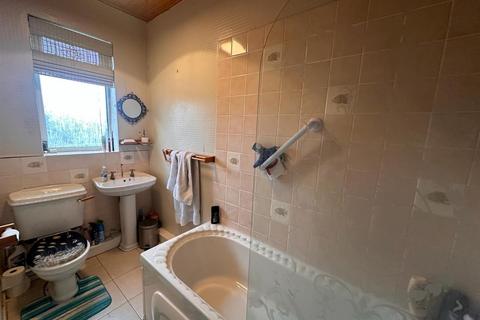 158 Green Road, Penistone, Sheffield, S36 6BG