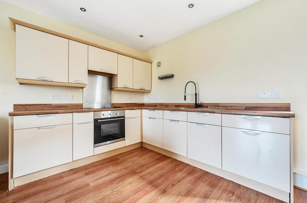 KITCHEN &amp; DINING AREA