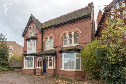 3 bedroom flat to rent, Wake Green Road, Moseley, B13 9PY