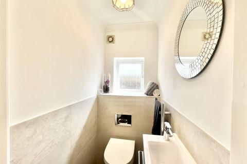 209 Redgrave Close, Gateshead, NE8 3JT