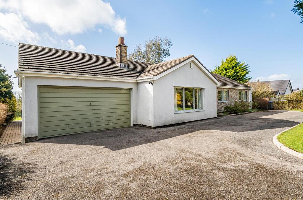GARAGE &amp; PARKING