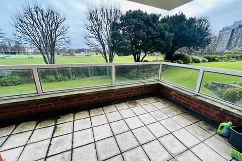 2 bedroom apartment for sale, Compton Place Road, Eastbourne BN21