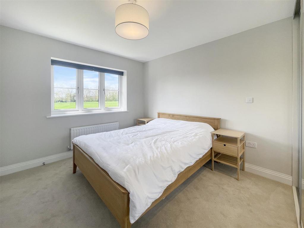 Bed1.jpg