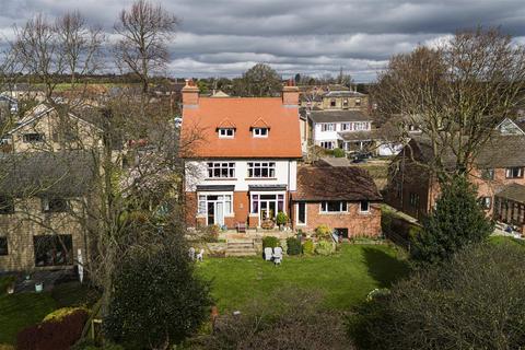 5 bedroom detached house for sale, St Marys Walk. Mirfield