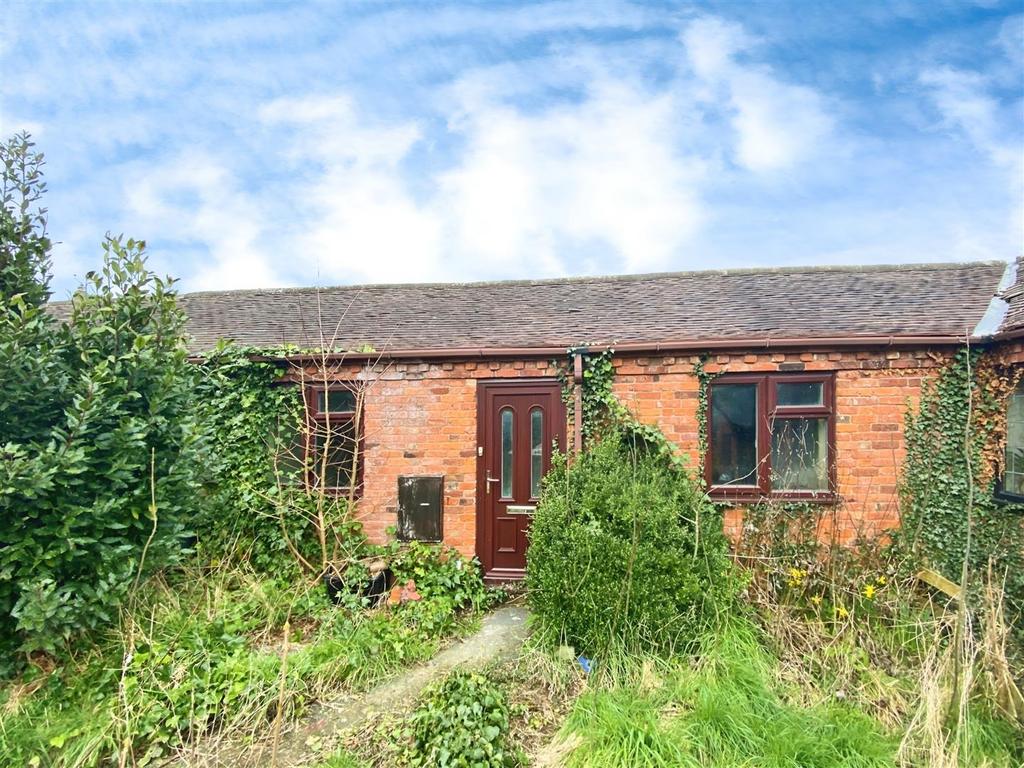 Longden, Shrewsbury 2 bed semidetached bungalow for sale £150,000