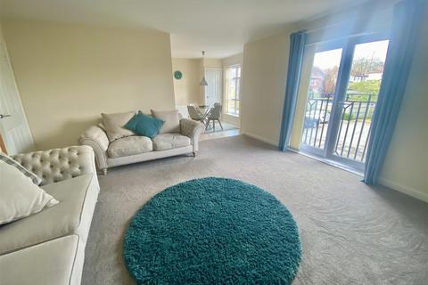 2 bedroom apartment for sale, Marmaville Court, Mirfield