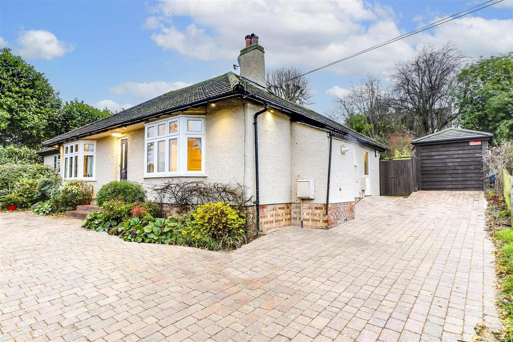 Elm Road, Stortford CM23 3 bed detached bungalow for sale £