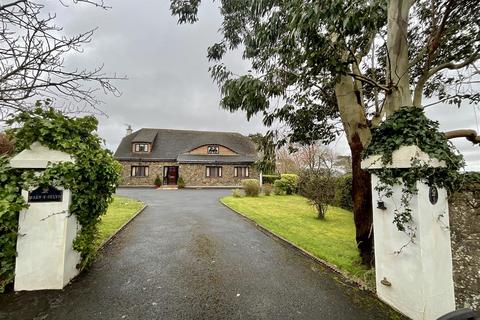 4 bedroom detached house for sale, Clos Penyfai, Llanelli