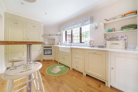 2 bedroom house for sale, Fernden Heights, Haslemere