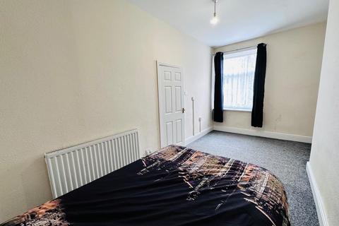 2 bedroom terraced house for sale, Whitegate Road, Huddersfield