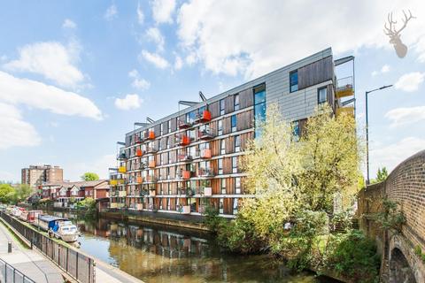 3 bedroom apartment to rent, Queensbridge Road, Haggerston Park E2