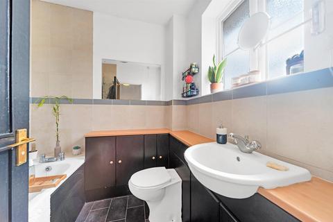 21 Amblecote Meadows, London, SE12 9TA