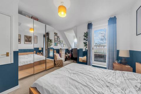 21 Amblecote Meadows, London, SE12 9TA