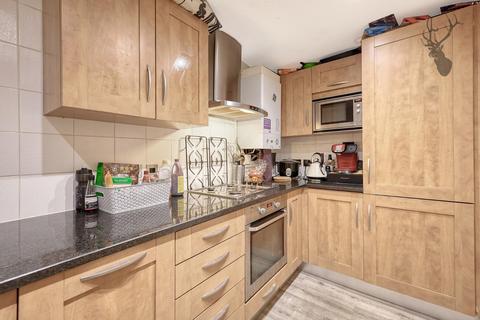 2 bedroom apartment to rent, Stainsby Road, London