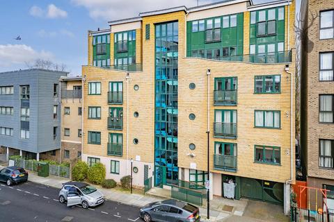 2 bedroom apartment to rent, Stainsby Road, London