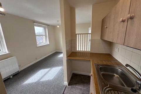 2 bedroom flat to rent, Nelson Road, Hastings