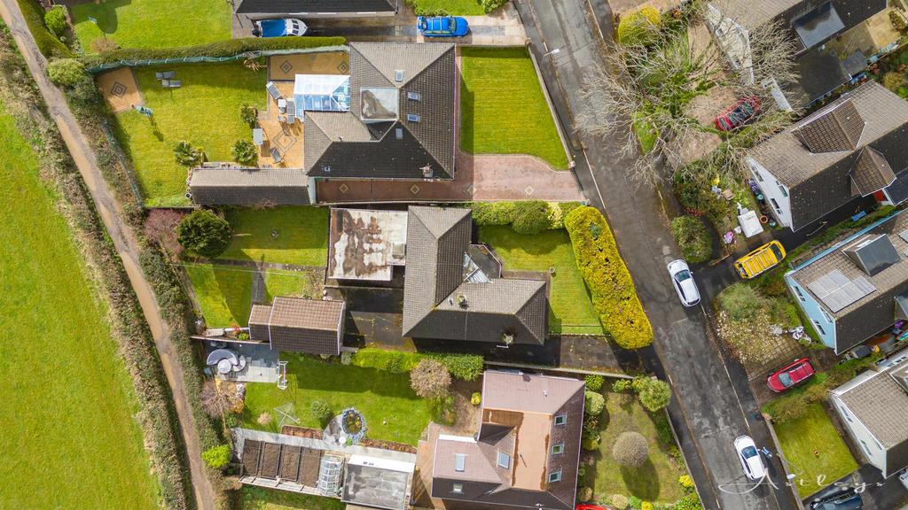 Kilfield Road, Swansea 4 bed detached bungalow for sale £