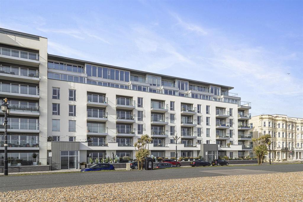 Marine Parade, Worthing 3 bed flat for sale £735,000