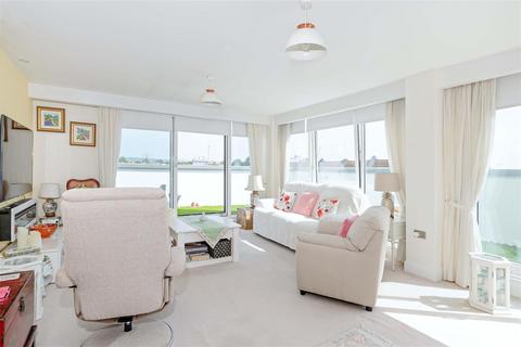 3 bedroom flat for sale, Marine Parade, Worthing