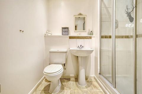 26 Retreat Way, Chigwell, IG7 6EL