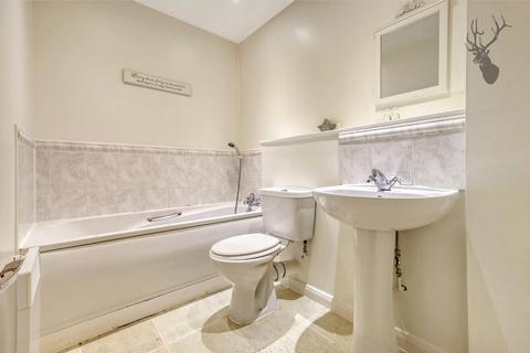 26 Retreat Way, Chigwell, IG7 6EL