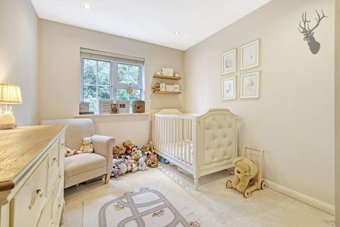 26 Retreat Way, Chigwell, IG7 6EL