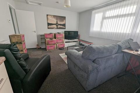 1 bedroom flat to rent, 90a Cannock Road, Cannock WS11