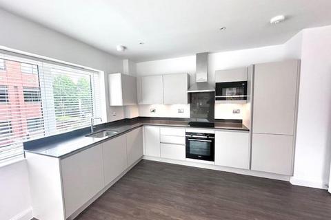 2 bedroom house to rent, Everard Close, St. Albans