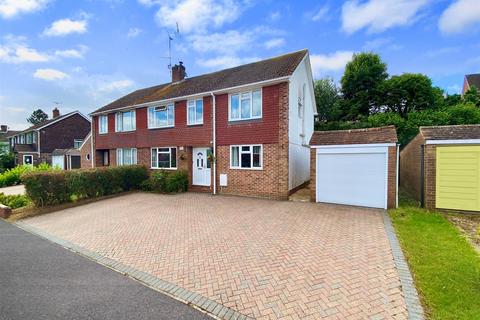 11 Chiltlee Close, Liphook, GU30 7BP