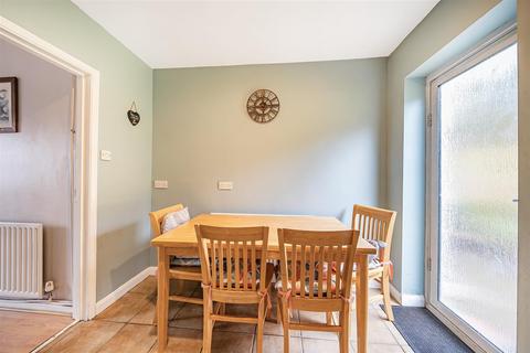 11 Chiltlee Close, Liphook, GU30 7BP