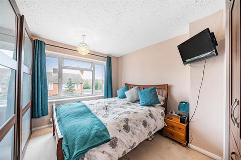 11 Chiltlee Close, Liphook, GU30 7BP