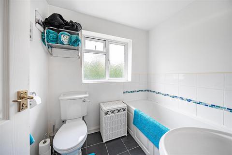 11 Chiltlee Close, Liphook, GU30 7BP