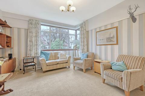 17 Heath Drive, Theydon Bois, Epping, CM16 7HL