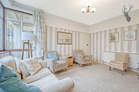 17 Heath Drive, Theydon Bois, Epping, CM16 7HL