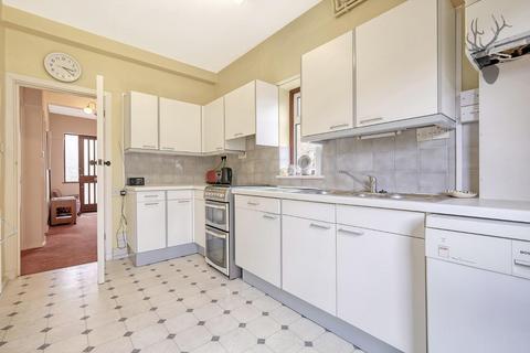 17 Heath Drive, Theydon Bois, Epping, CM16 7HL