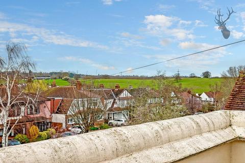 17 Heath Drive, Theydon Bois, Epping, CM16 7HL