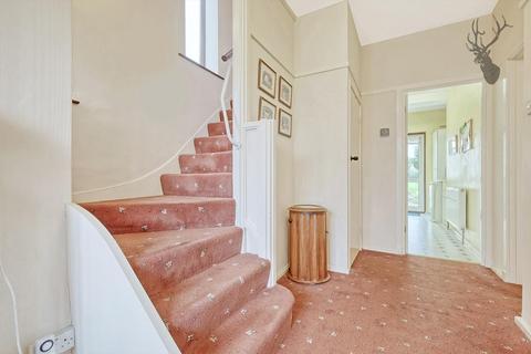 17 Heath Drive, Theydon Bois, Epping, CM16 7HL
