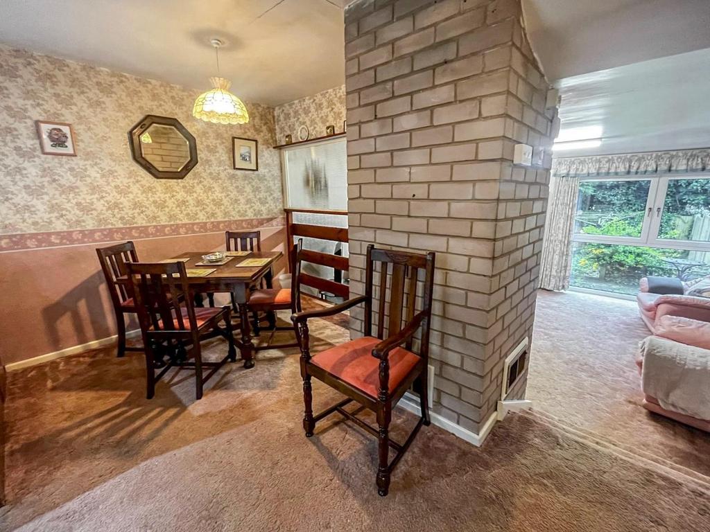 Dining Lounge Area.jpg