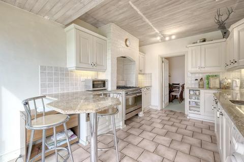 2, Century Cottages Horseshoe Hill, Waltham Abbey, EN9 3SW