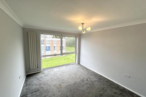 2 bedroom flat for sale, Claybury, Bushey WD23