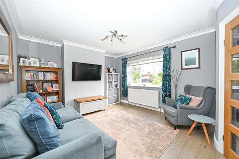 17 Canada Crescent, Rawdon, Leeds, LS19 6LT