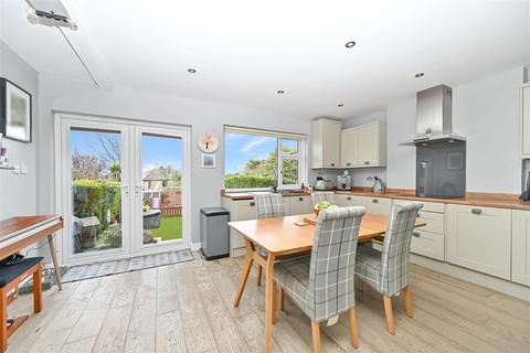 17 Canada Crescent, Rawdon, Leeds, LS19 6LT